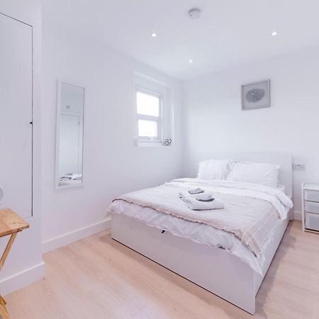 Quiet Cosy Rooms Harrow Esterno foto